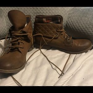 Combat boots
